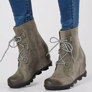 Sorel Joan of Arctic Wedge Boots Size 7.5